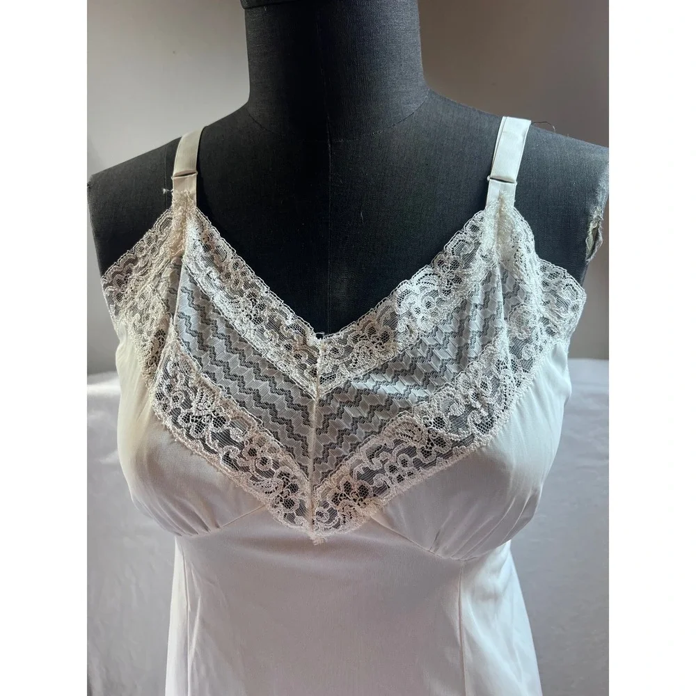 Vintage Phil-Maid White Nylon Full Slip Lace Trim Ruffle Hem Size 36